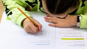 Waarom krijgen leerlingen buiten de Randstad veel minder kans op bijgesteld schooladvies?