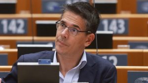 Bas Eickhout verlaat Europees Parlement na schandaal om ongepaste relaties