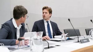 Kabinet twijfelt plotseling aan eigen Schiphol-onderzoek en gaat cruciale onderdelen herzien