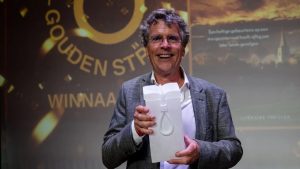 Michael Berg verrast iedereen met Gouden Strop winst voor thriller Vergelding