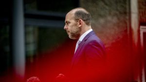 Minister geeft het op: gemeenten moeten alsnog asielzoekers opvangen ondanks eerdere weigering
