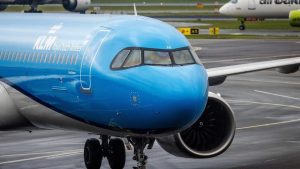 Passagier kiest wifi-naam ‘Er is een bom aan boord’ – hele vliegtuig wordt ontruimd