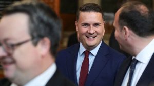 Streeting kondigt verrassende comeback aan na maanden stilte over partijleiderschap