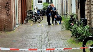 Tieners van 15 en 17 opgepakt na mysterieuze dood man in Amsterdam – wat wisten zij?