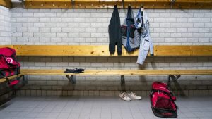 Voetbaltrainer filmde stiekem honderden kinderen: ouders eisen antwoorden