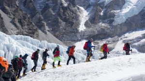 Waarom 478 klimmers tegelijk Mount Everest probeerden te bereiken vanaf Nepal