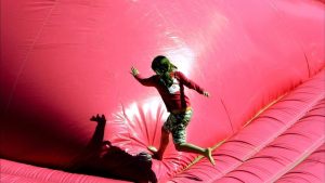 Wat er precies gebeurde op dat springkussen verandert alles wat ouders moeten weten