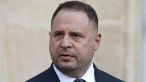 Zelensky’s vertrouweling valt diep: miljoenen verdwenen in schokkende corruptiezaak